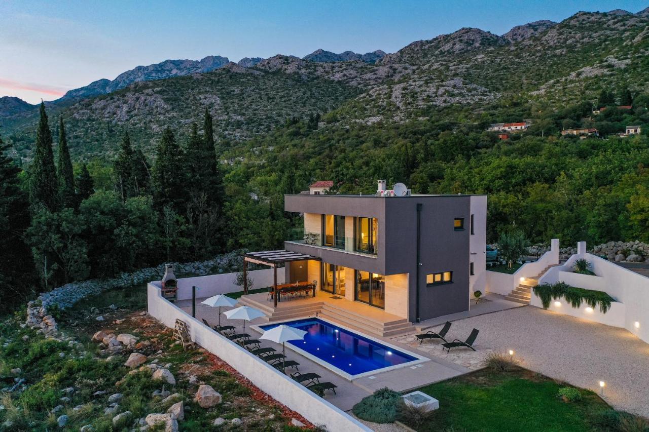 Villa Royal Promons - Heated Pool à Starigrad Paklenica Extérieur photo