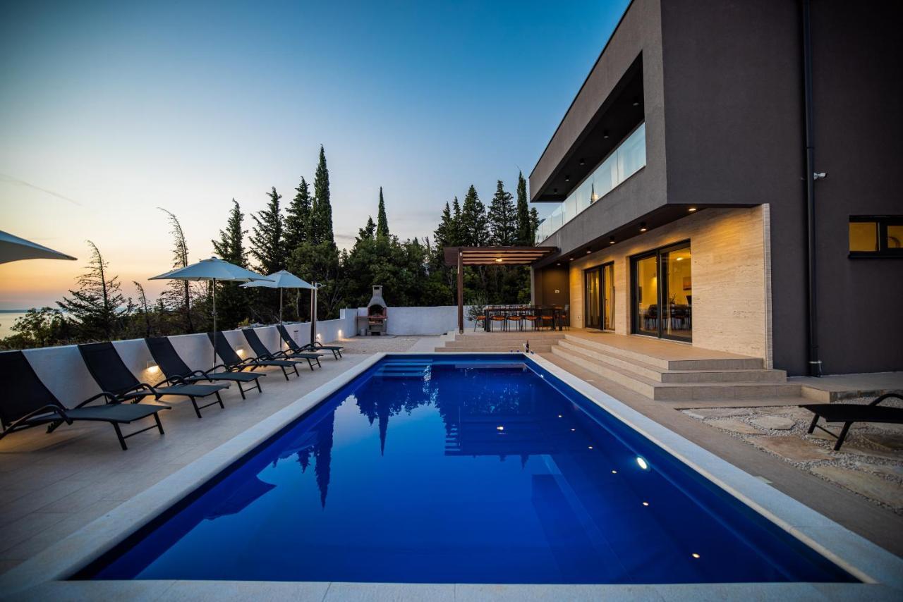 Villa Royal Promons - Heated Pool à Starigrad Paklenica Extérieur photo