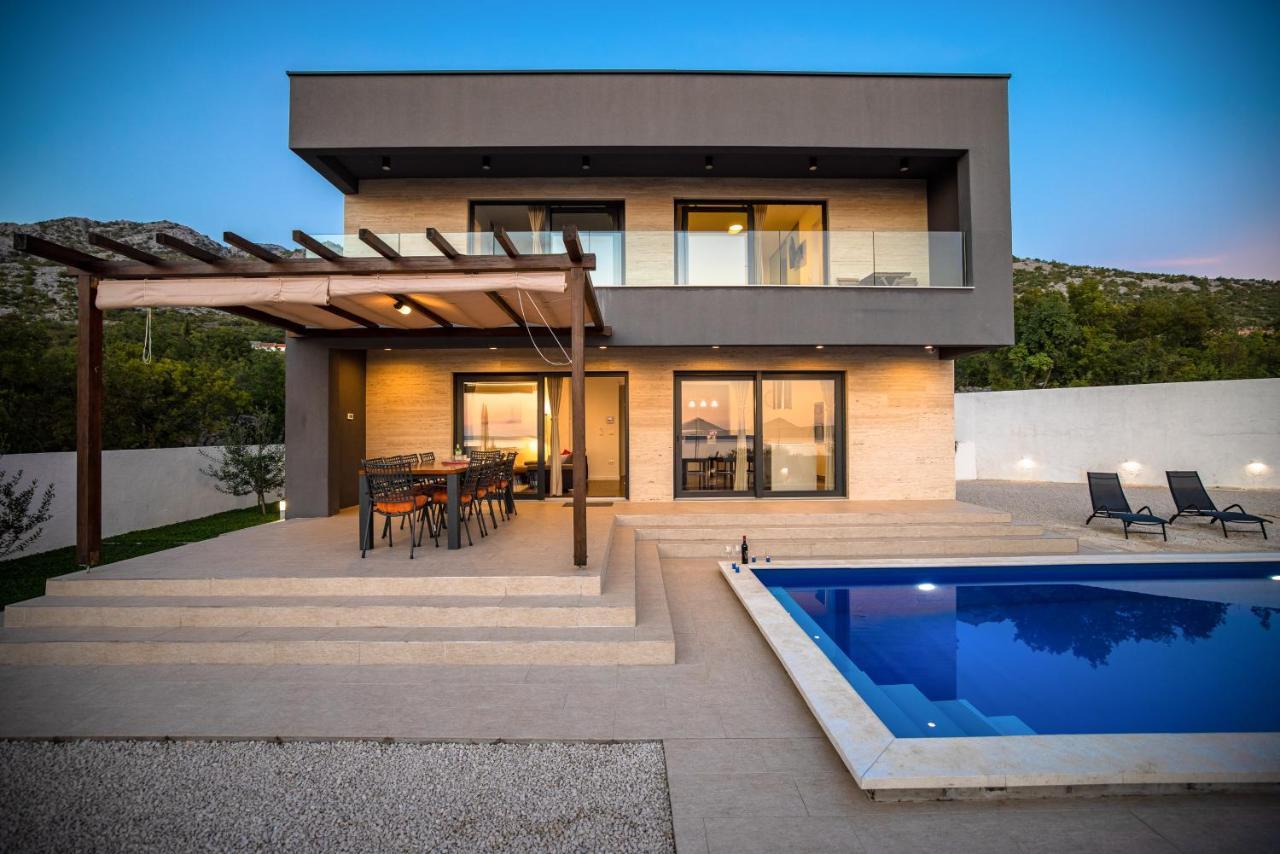 Villa Royal Promons - Heated Pool à Starigrad Paklenica Extérieur photo